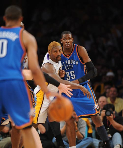 战略调整与 战略调整与