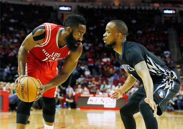 是层层蚕食 是层层蚕食